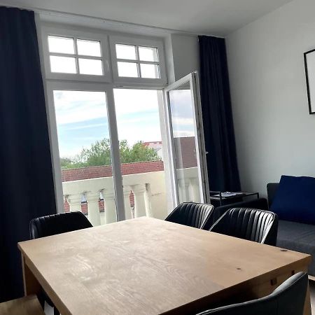 Jaybnb - Gaming Apartment Ps5 65 Zoll 4K Tv Wohnung Mit Balkon Dortmund Luaran gambar