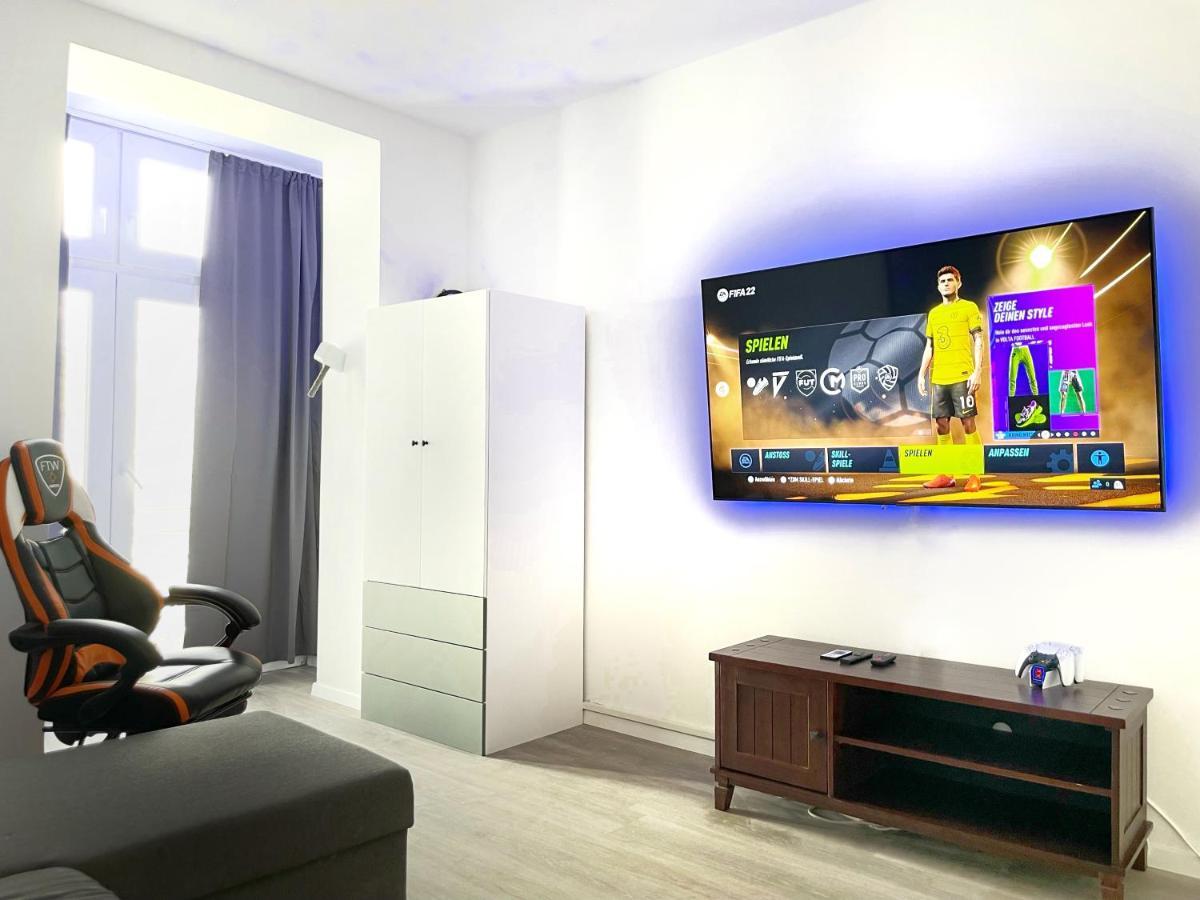 Jaybnb - Gaming Apartment Ps5 65 Zoll 4K Tv Wohnung Mit Balkon Dortmund Luaran gambar